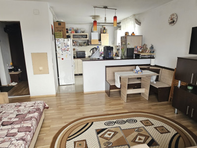 Apartament 3 camere - Dragomirești-Deal 