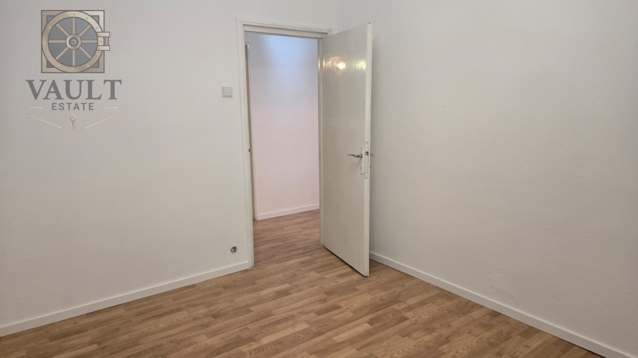 Apartament  3 camere - 3 BALCOANE - zona DRUMUL TABEREI 