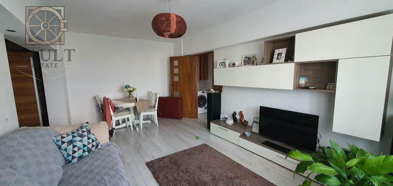 Apartament 3 camere semidecomandat - Calea Vitan 