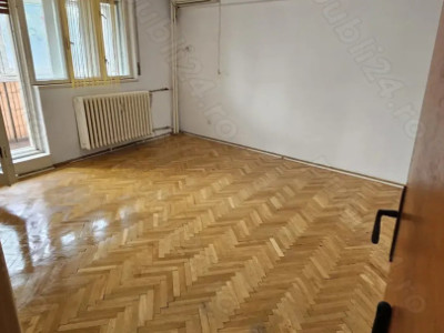 4 CAMERE - VEDERE SPRE CASA POPORULUI 