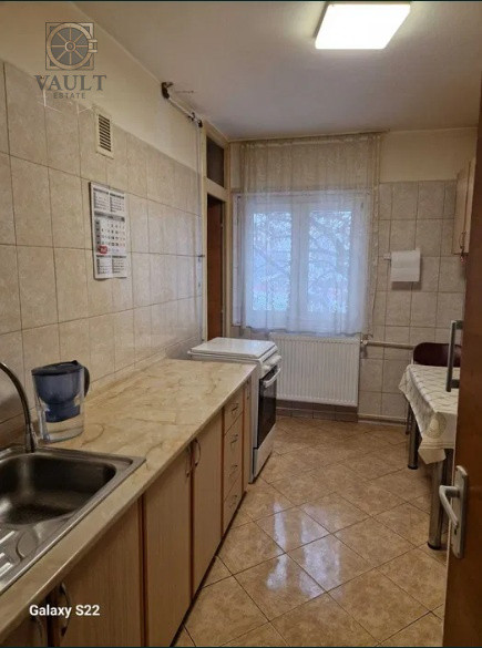 Apartament 3 camere - DECOMANDAT - zona RAHOVA 