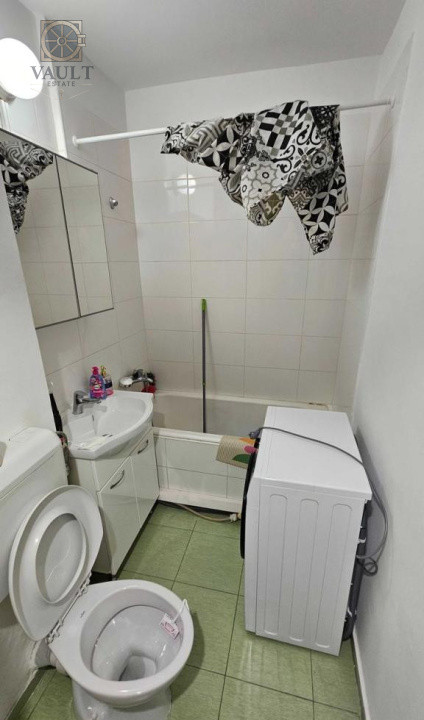 Garsoniera-Bloc Mixt-Metrou Titan