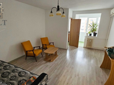 Garsoniera-Bloc Mixt-Metrou Titan