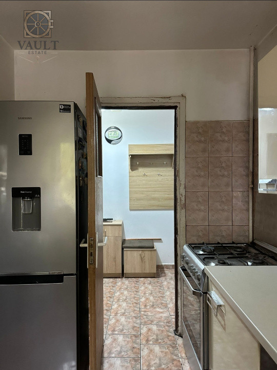 Apartament 4 camere - 3 minute de metrou - 5 minute de I.O.R - Titan