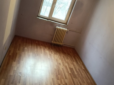 Apartament 4 camere - metrou 1 Decembrie 1918 