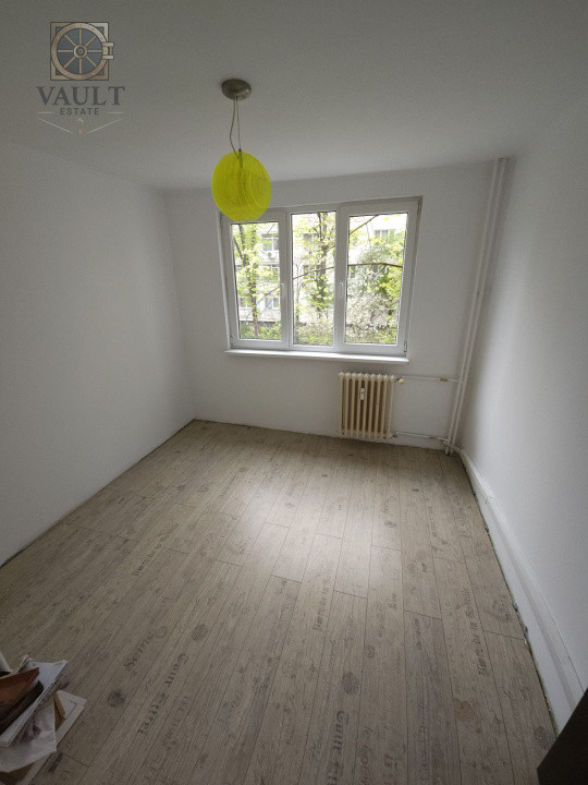 Apartament 3 camere decomandat - zona Ozana 