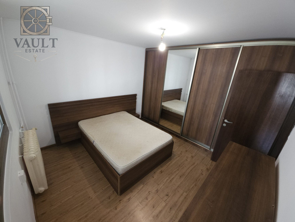 Apartament 3 camere decomandat - zona Ozana 