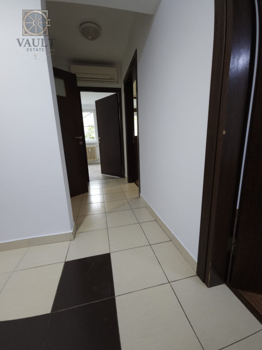 Apartament 3 camere decomandat - zona Ozana 