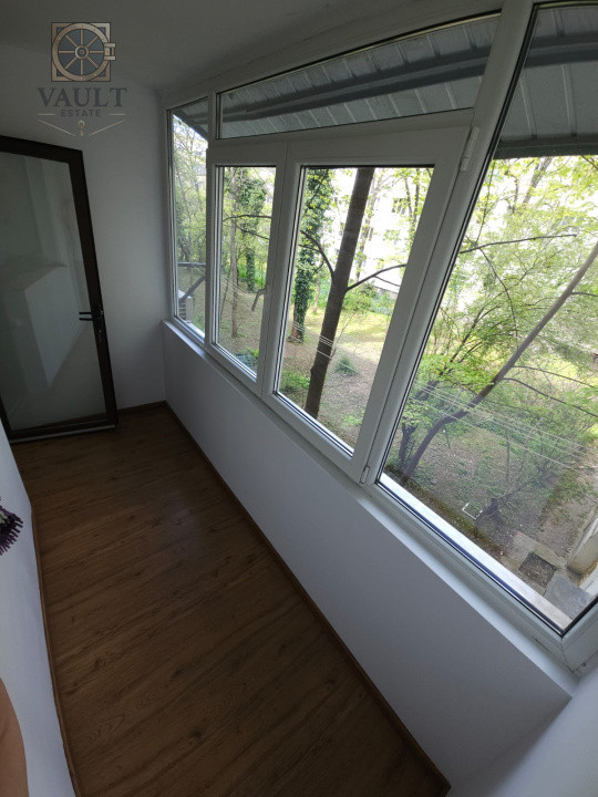 Apartament 3 camere decomandat - zona Ozana 