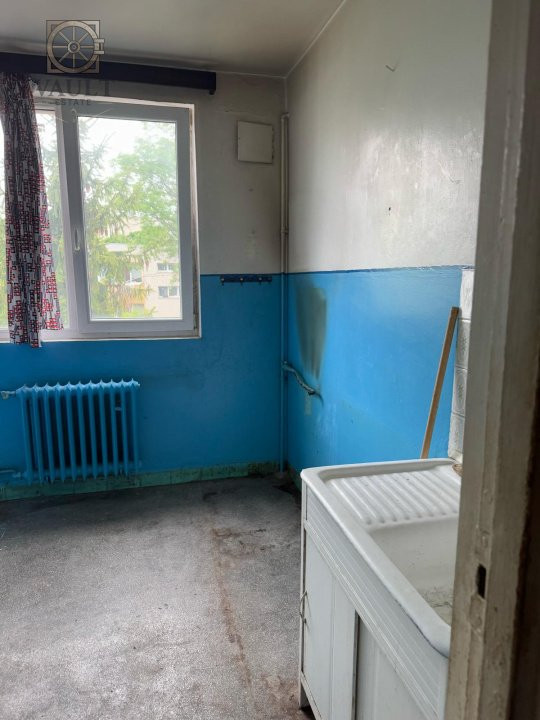 Apartament 2 camere - bloc reabilitat - metrou Costin Georgian