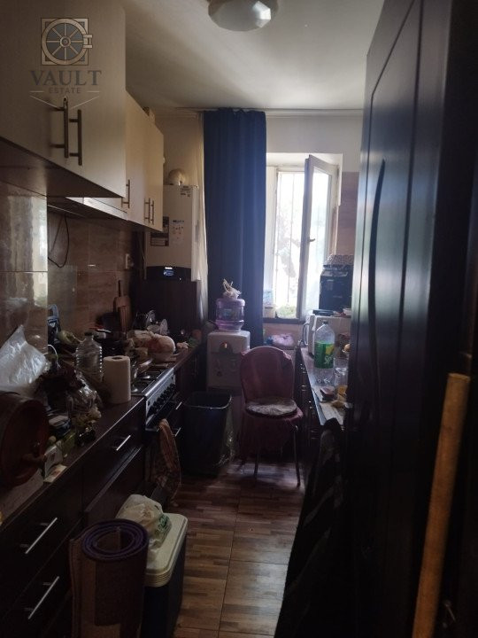 Apartament 3 camere  - curte mare - zona Obor