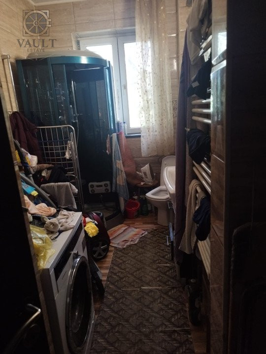 Apartament 3 camere  - curte mare - zona Obor