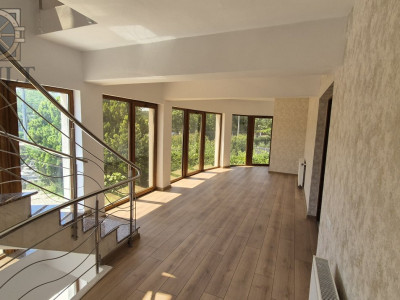 Vilă spațioasă în Buftea-Locație centrală, vizibilă și ușor accesibilă