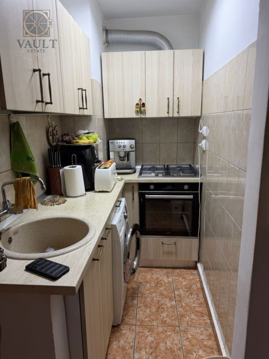 Garsoniera - 5 minute metrou Costin Georgian