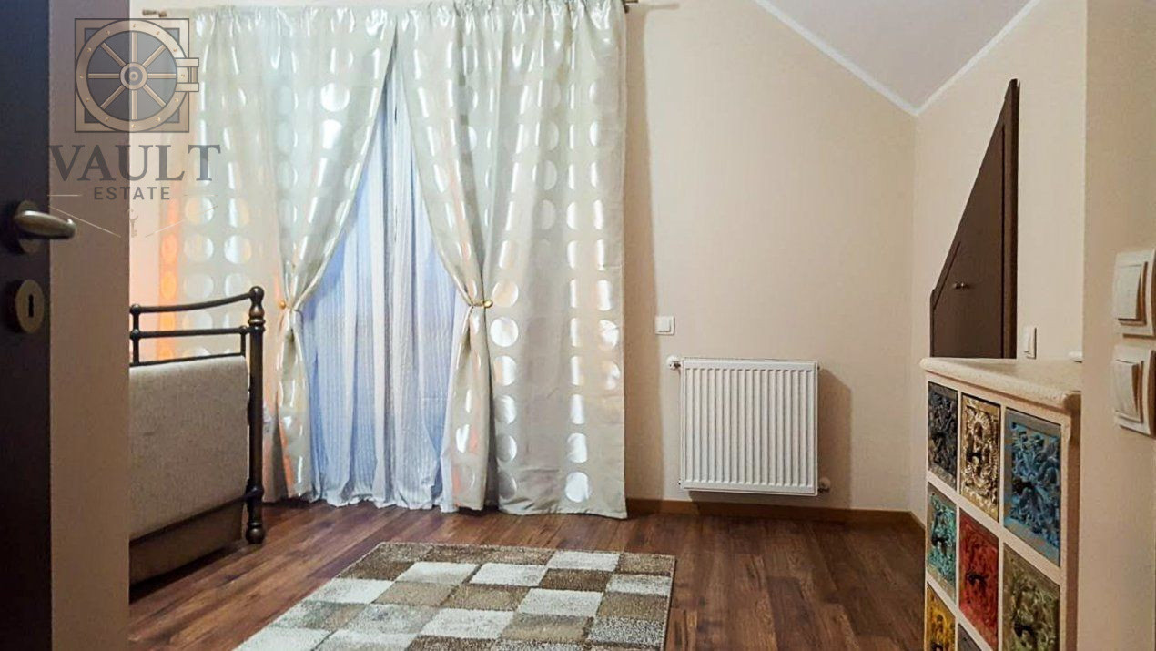 CASA 4 CAMERE - APROAPE DE LAC - PARADISUL VERDE  