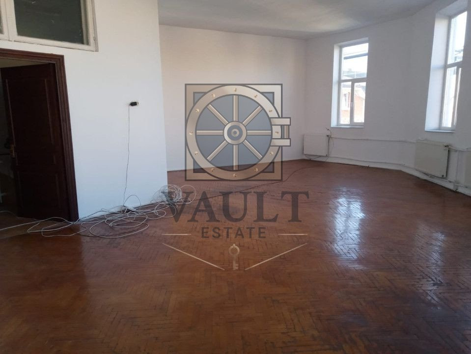 Casa INDIVIDUALA - S+P+1+M - 5 minute de metrou TINERETULUI