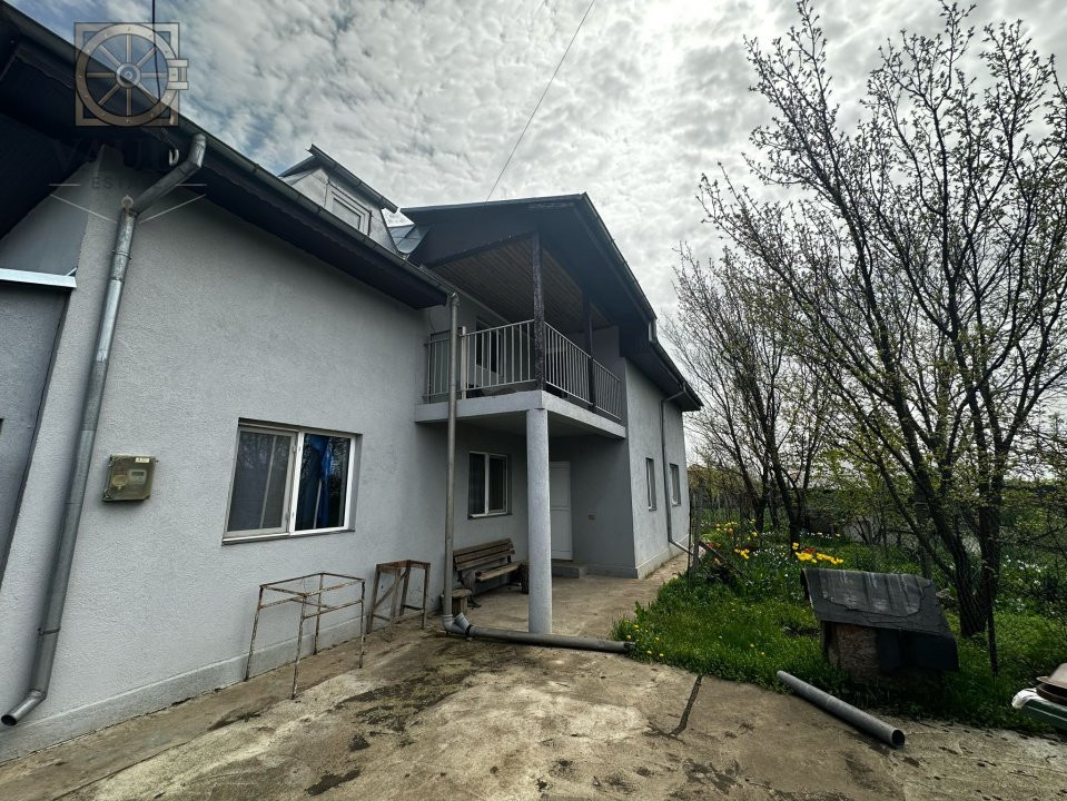 Casa/Villa Frumusani - 1000mp curte 