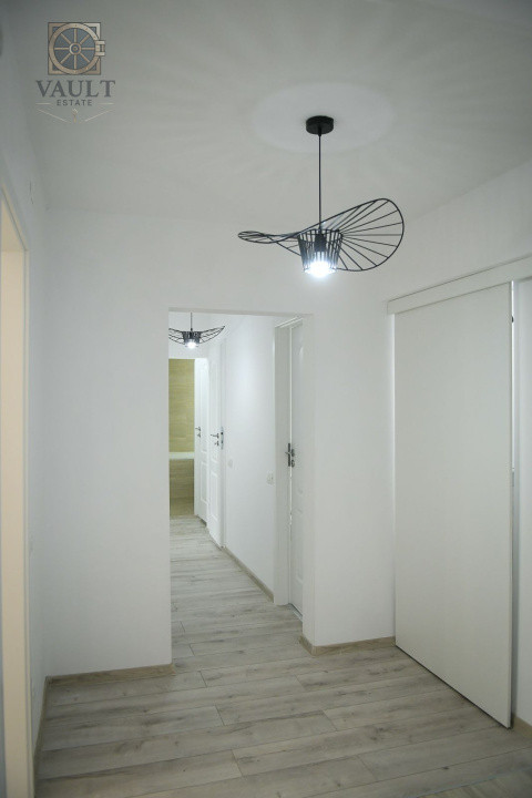 Apartament 3 camere - centrala proprie - Trafic Greu