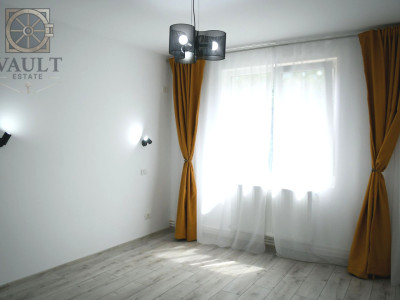 Apartament 3 camere - centrala proprie - Trafic Greu