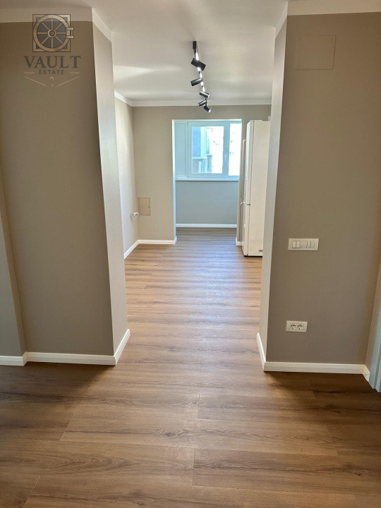 Apartament 4 camere - renovat, centrala proprie - Rahova