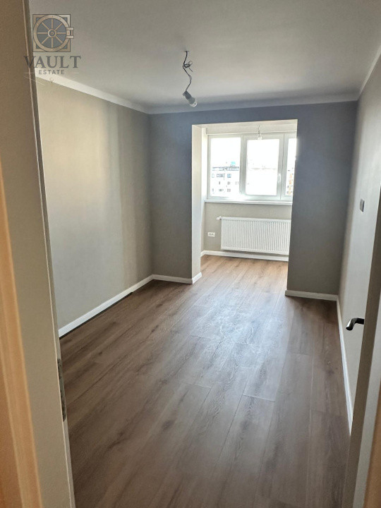 Apartament 4 camere - renovat, centrala proprie - Rahova