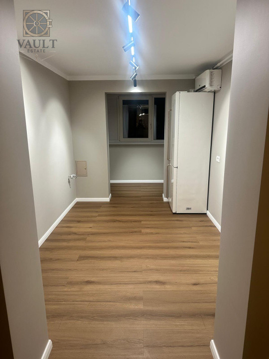 Apartament 4 camere - renovat, centrala proprie - Rahova