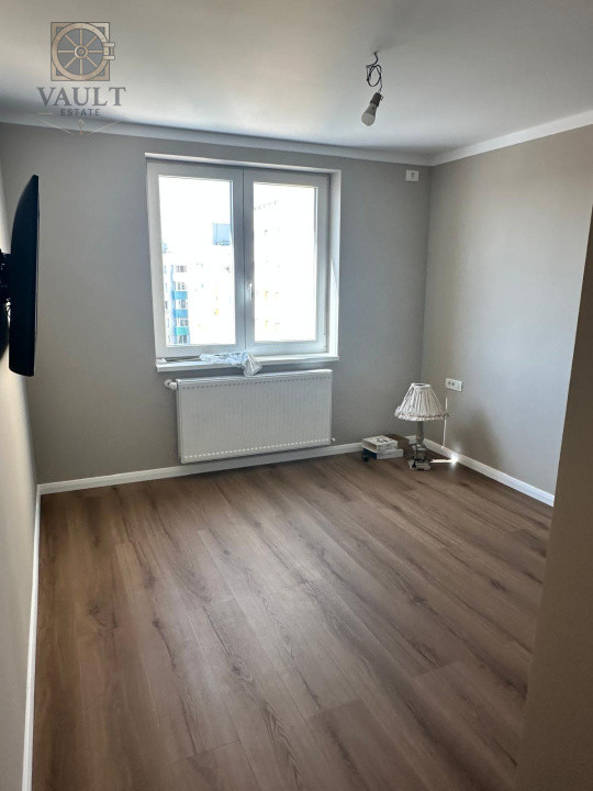 Apartament 4 camere - renovat, centrala proprie - Rahova