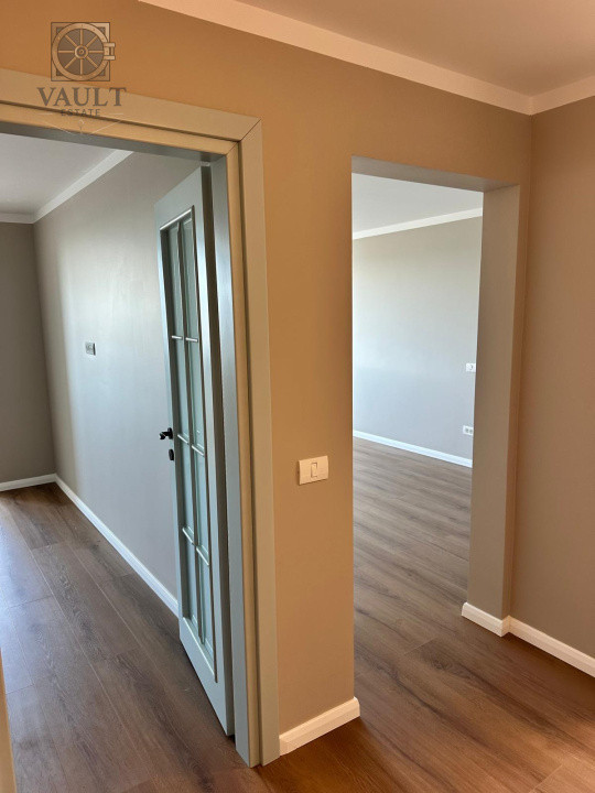 Apartament 4 camere - renovat, centrala proprie - Rahova