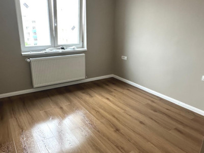 Apartament 4 camere - renovat, centrala proprie - Rahova