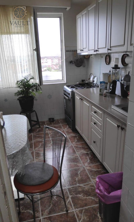 Apartament 4 camere - 3 balcoane - Rahova, Teius