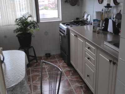 Apartament 4 camere - 3 balcoane - Rahova, Teius