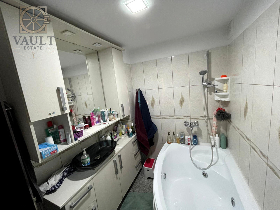 Apartament 3 camere - 3 minute metrou Aparatorii Patriei