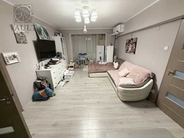 Apartament 2 camere - CENTRALA PROPRIE - BLOC REABILITAT- zona VITAN 