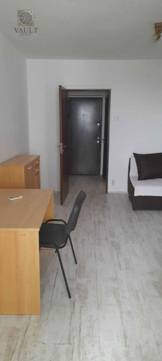 Garsoniera -4 minute metrou Titan 