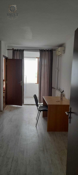 Garsoniera -4 minute metrou Titan 