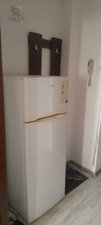 Garsoniera -4 minute metrou Titan 