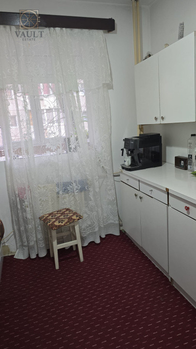 Apartament 3 camere - 5 minute pana la metrou Aparatorii Patriei 