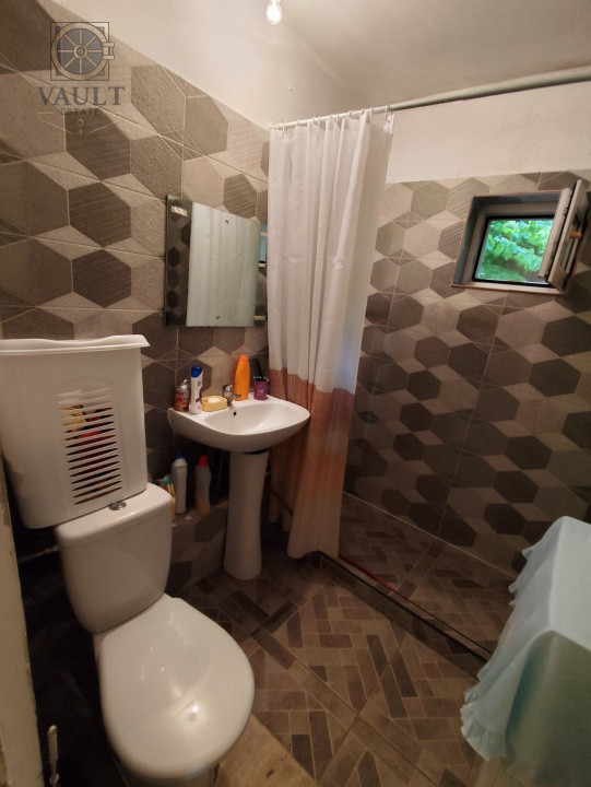 APARTAMENT 2 CAMERE-RAHOVA-MISCA PETRE-SEMIDECOMANDAT-ETAJ 1/8