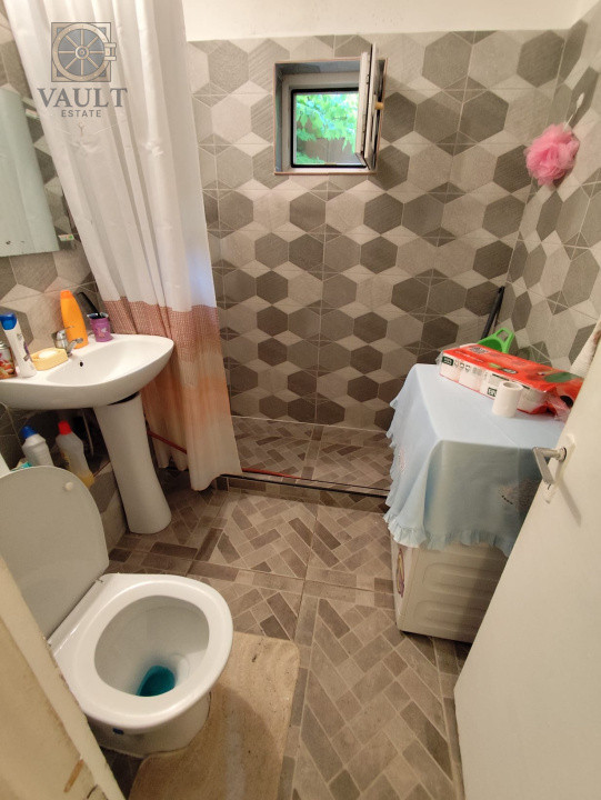 APARTAMENT 2 CAMERE-RAHOVA-MISCA PETRE-SEMIDECOMANDAT-ETAJ 1/8