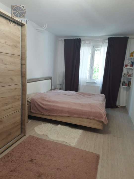 Apartament 4 camere - CENTRALA PROPRIE - APARATORII PATRIEI