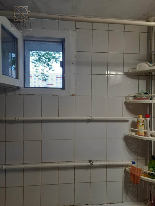 Apartament 4 camere - CENTRALA PROPRIE - APARATORII PATRIEI