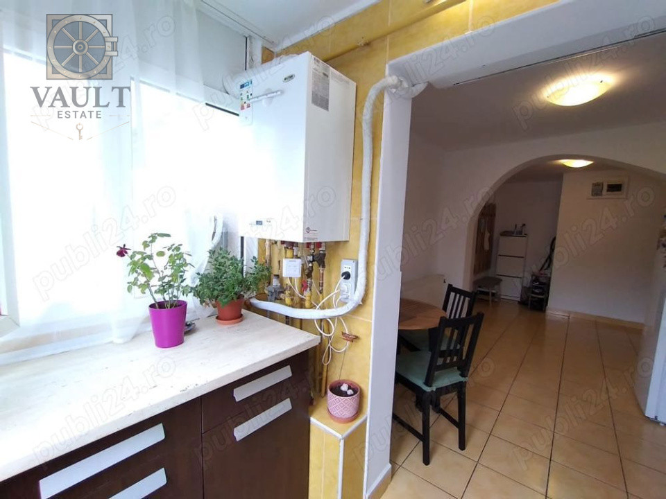 Apartament 3 camere - CENTRALA PROPRIE - zona APARATORII PATRIEI 