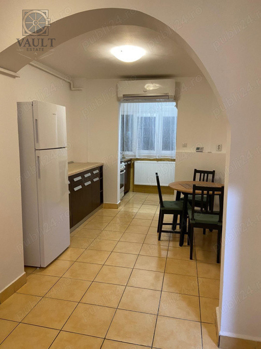 Apartament 3 camere - CENTRALA PROPRIE - zona APARATORII PATRIEI 