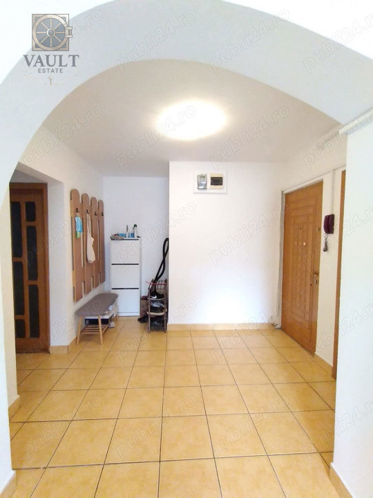 Apartament 3 camere - CENTRALA PROPRIE - zona APARATORII PATRIEI 