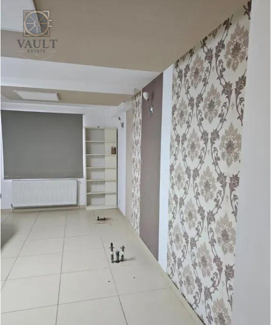 Apartament 4 camere - CENTRALA PROPRIE - zona APARATORII PATRIEI 