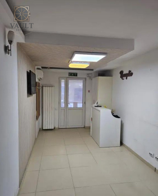 Apartament 4 camere - CENTRALA PROPRIE - zona APARATORII PATRIEI 