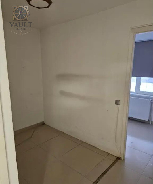 Apartament 4 camere - CENTRALA PROPRIE - zona APARATORII PATRIEI 
