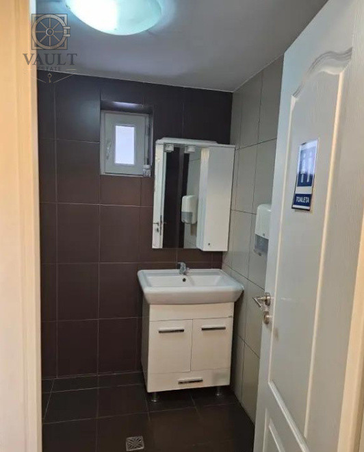 Apartament 4 camere - CENTRALA PROPRIE - zona APARATORII PATRIEI 