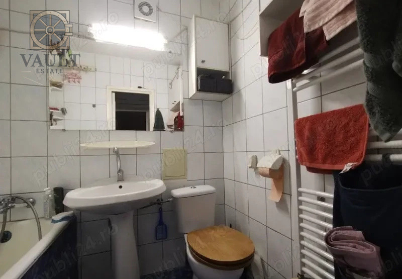 Apartament 3 camere - zona 1 Decembrie 1918