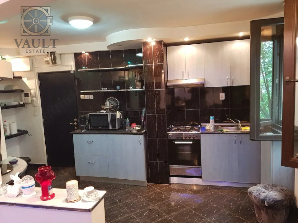 Apartament 3 camere-Centrala Proprie-Metrou Valea Ialomitei 